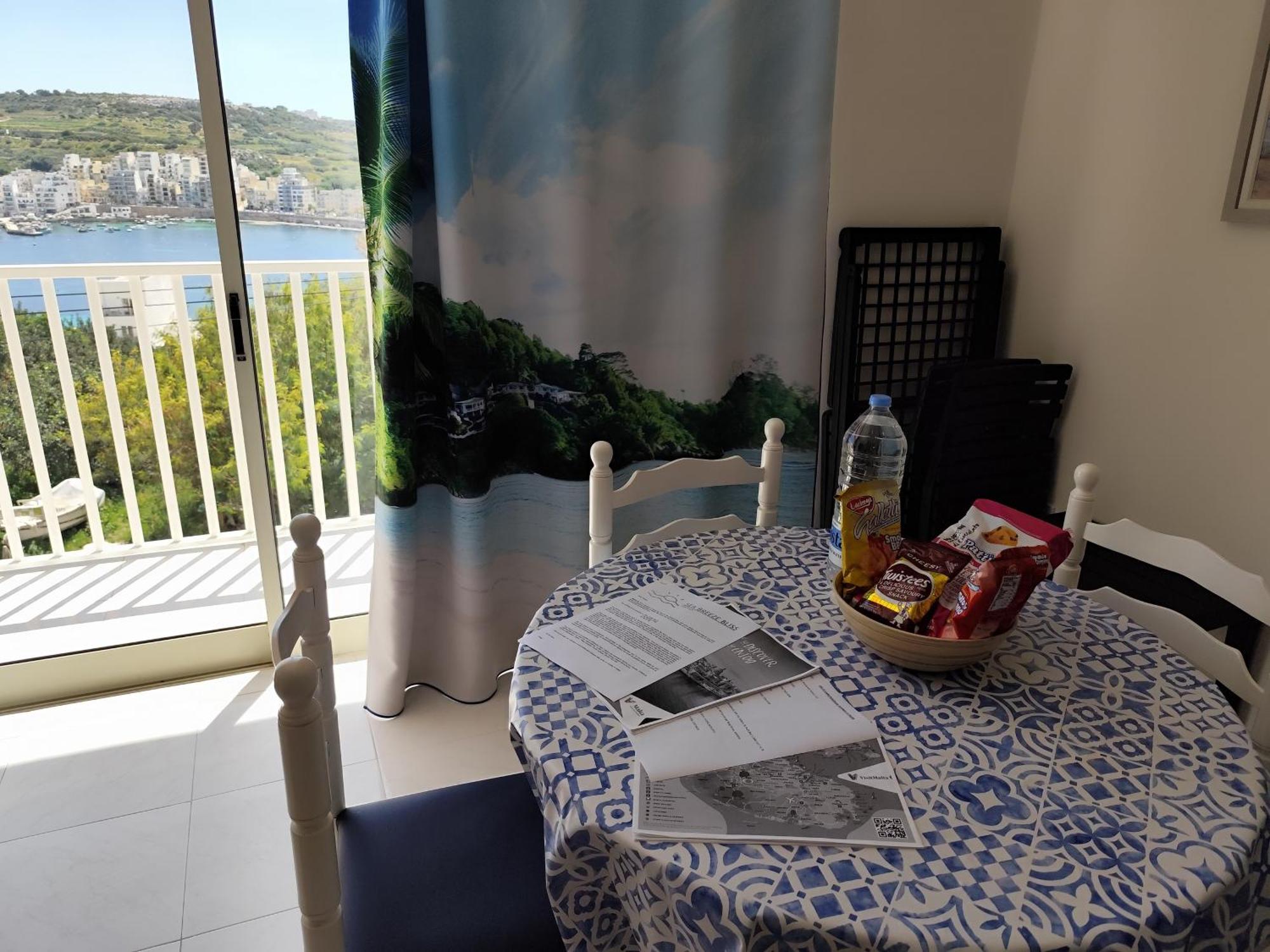 Sea Breeze Bliss - Self Check-In St. Paul's Bay Exterior foto